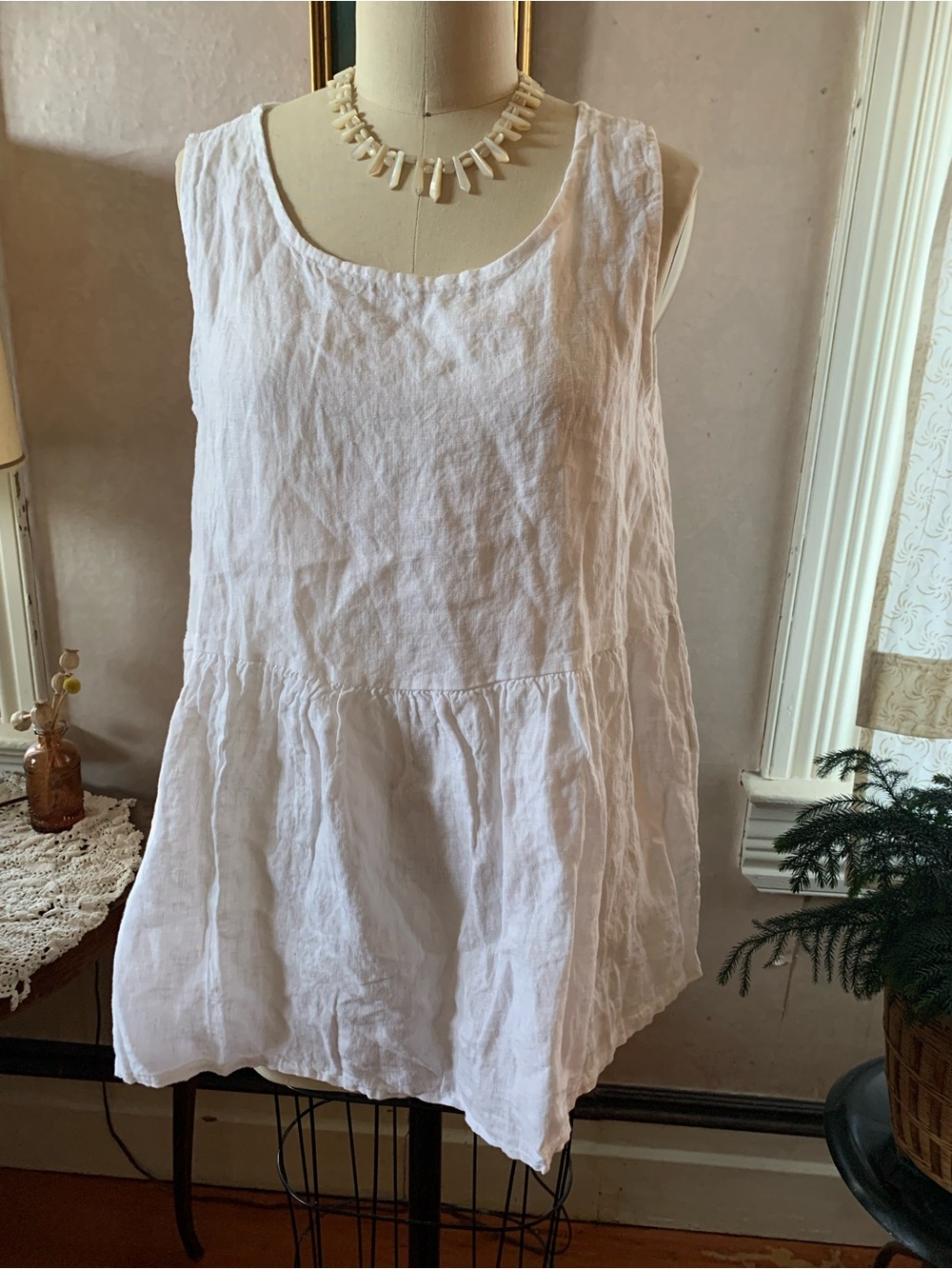 Francesca Bettini Sleeveless White Linen Peplum Tank Top